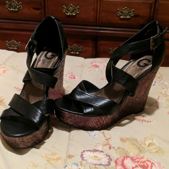Guess wedge/platform - Picture 2 of 3